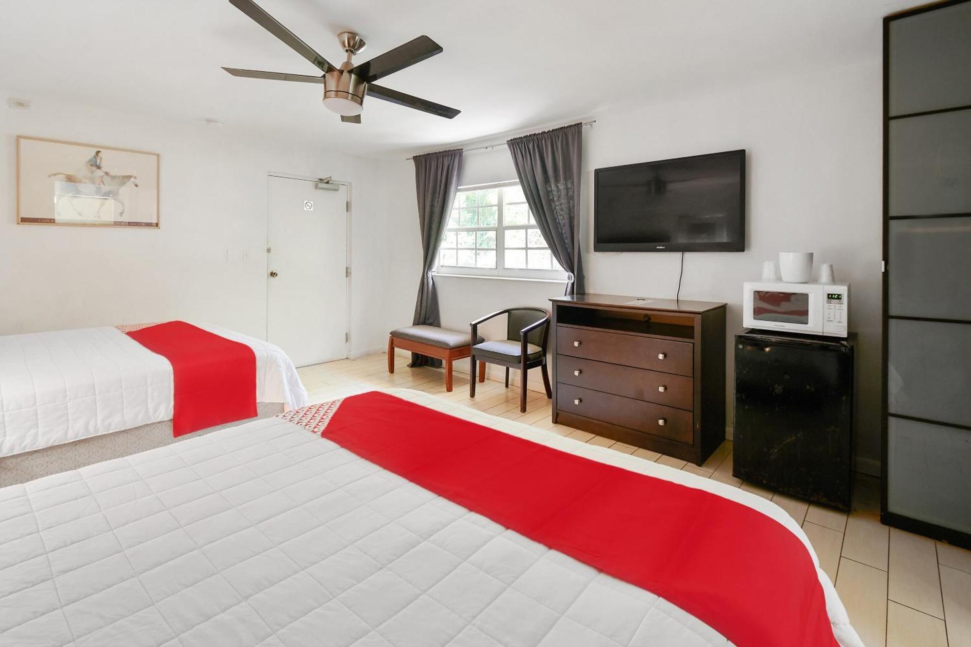 Oyo Hotel Coral Gables - Miami Airport Экстерьер фото