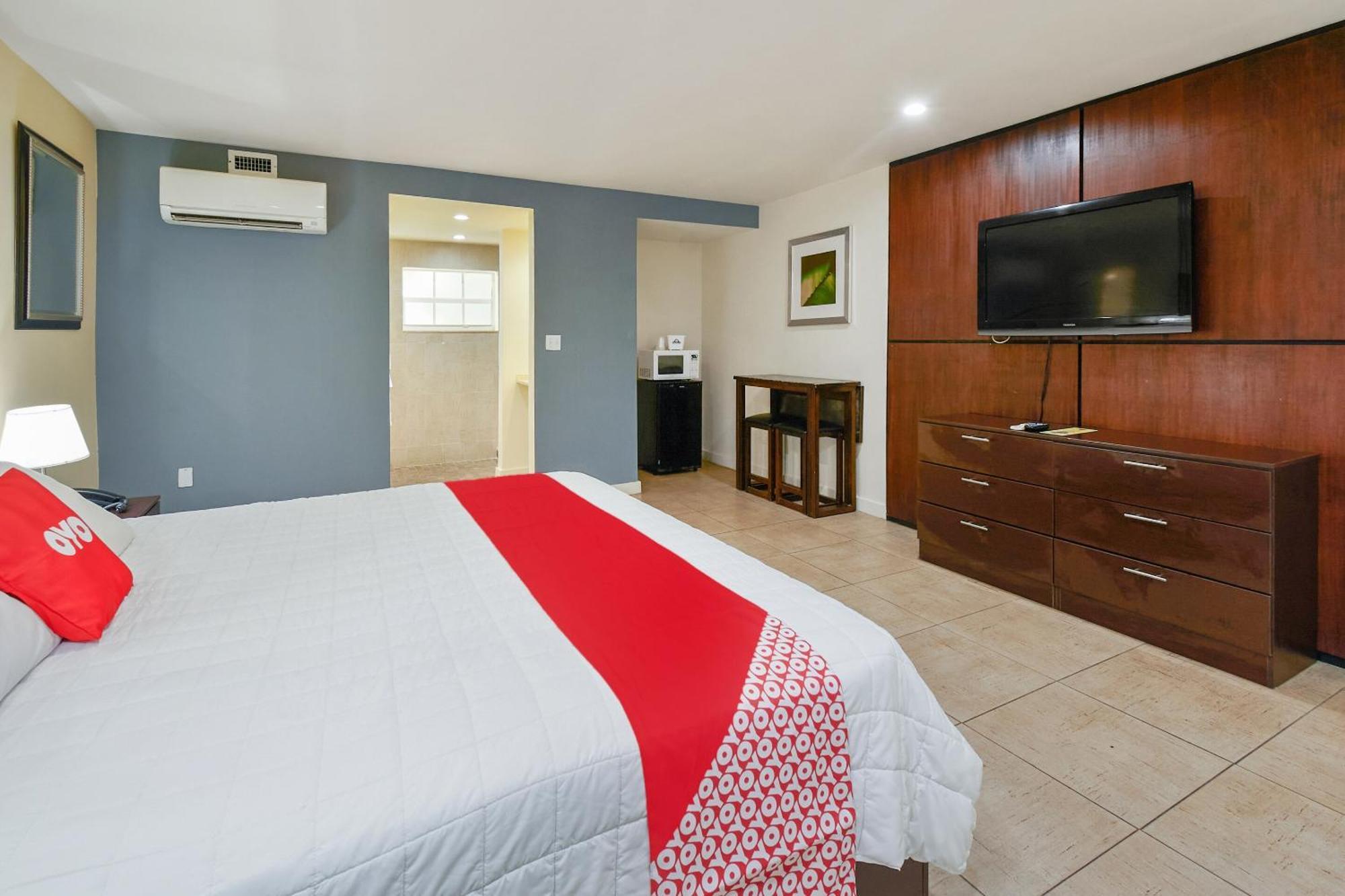 Oyo Hotel Coral Gables - Miami Airport Экстерьер фото